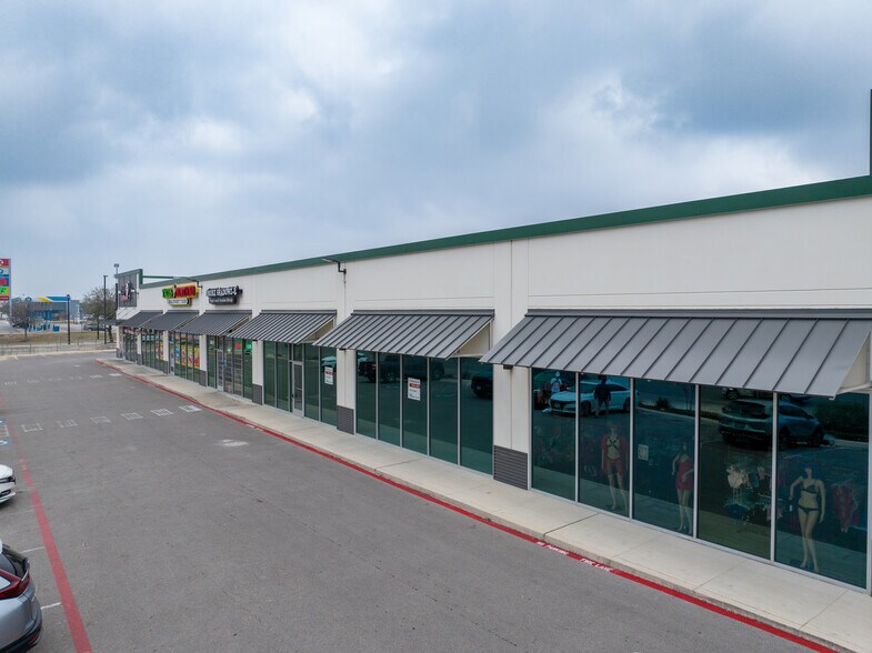 More Photos Of 8622 Huebner Rd, San Antonio Storefront For Lease