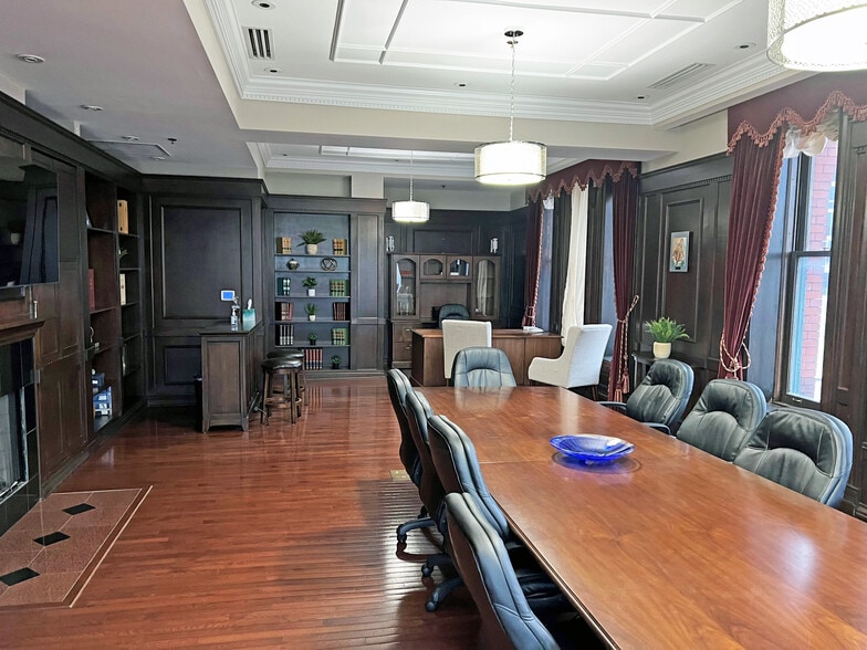 More Photos Of 25 S Division Ave, Grand Rapids Office For Sale