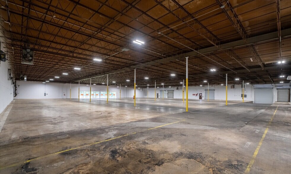 More Photos Of 5070 Minola Dr, Stonecrest Distribution For Lease