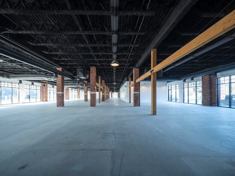 More Photos Of 2650 St Clair Av W, Toronto Freestanding For Sale