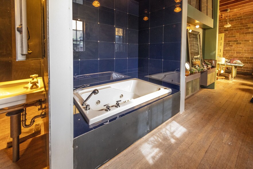 More Photos Of 502 N Hickory St, Champaign Research And Development For Sale