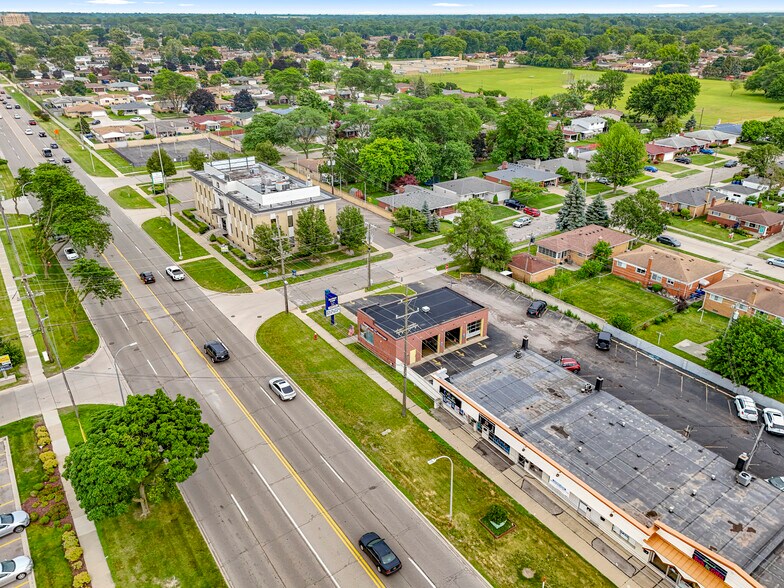 More Photos Of 8332 E 12 Mile Rd, Warren Service Station For Sale