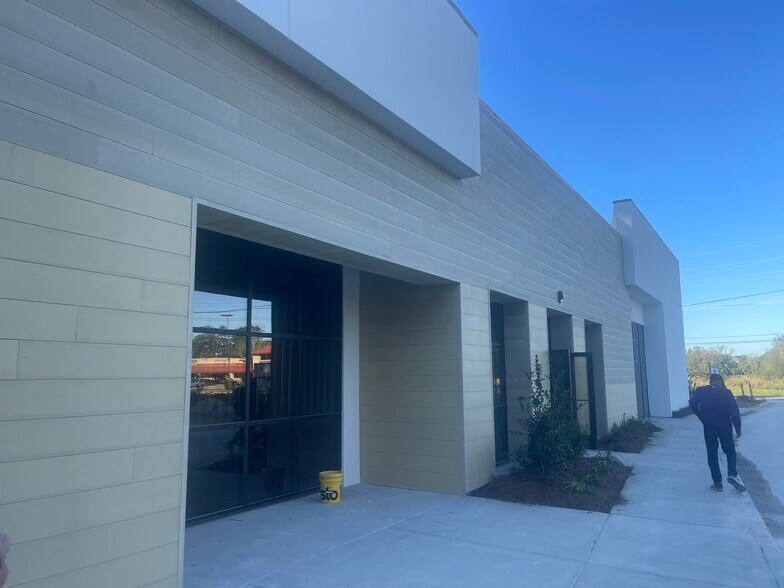 More Photos Of 7702 Magnolia Beach Rd, Denham Springs Office For Lease