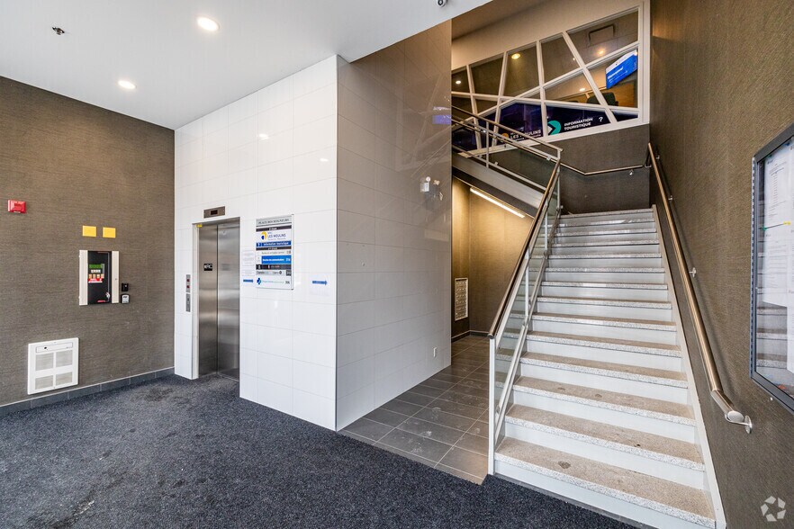 More Photos Of 708-712 Boul Des Seigneurs, Terrebonne Office For Lease