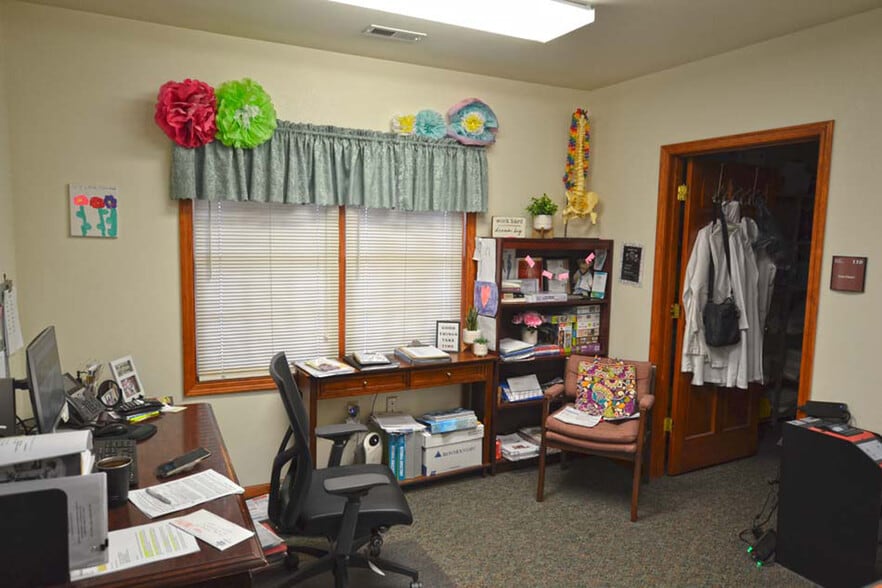 More Photos Of 404 W Bethalto Dr, Bethalto Medical For Sale