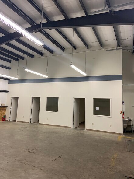 More Photos Of 8825 Eastex Fwy, Beaumont Warehouse For Lease