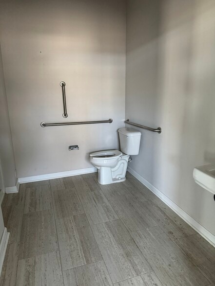 More Photos Of 257 Broadway St, Asheville Apartments For Lease