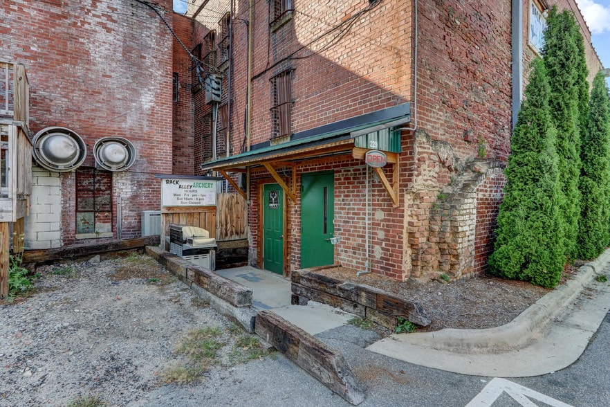 More Photos Of 227-229 S Scales St, Reidsville Storefront Retail Residential For Sale