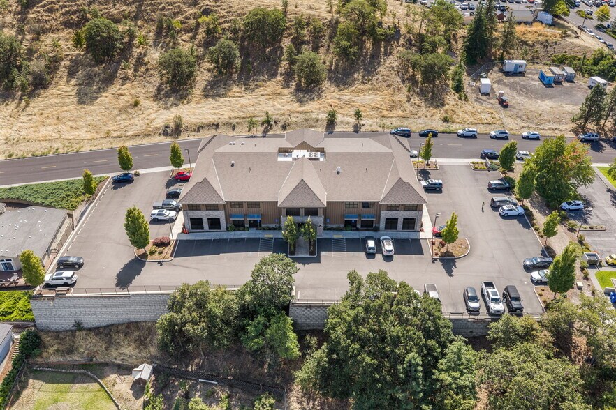 More Photos Of 1935 E 19th St, The Dalles Medical For Lease