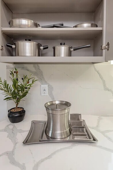 More Photos Of 1151 S Ardmore Ave, Los Angeles Apartments For Sale