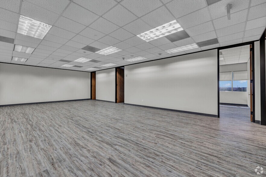 More Photos Of 400 N Sam Houston Pky E, Houston Office For Lease