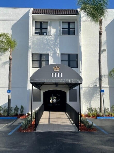 More Photos Of 1111 SE Federal Hwy, Stuart Medical For Lease