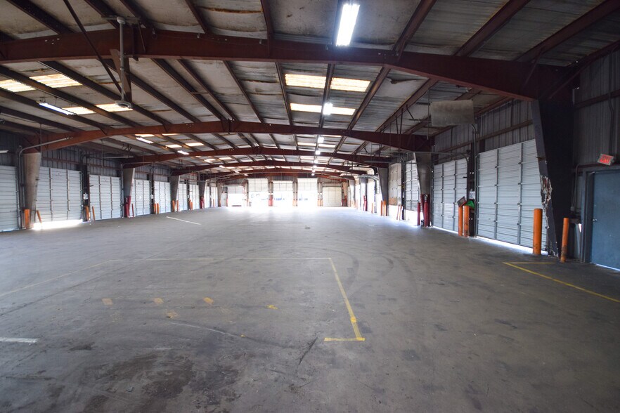 More Photos Of 6101 Lindsey Rd, Little Rock Distribution For Sale