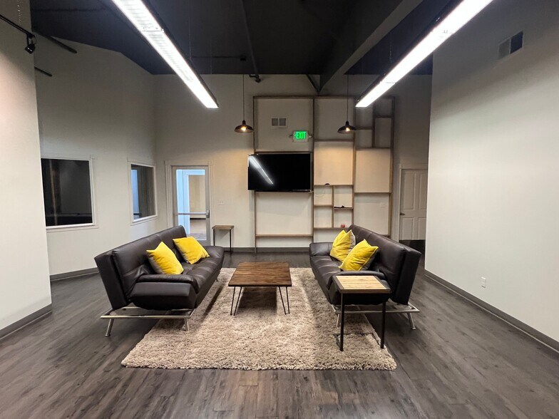 More Photos Of 800 S Stockton Ave, Ripon Warehouse For Lease