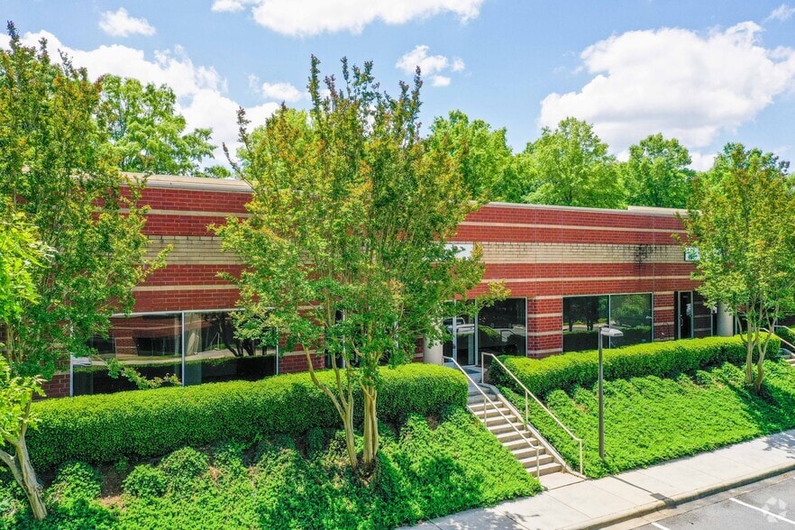 More Photos Of 9129 MONROE Rd, Charlotte Unknown For Lease