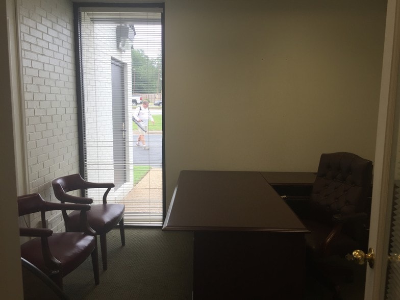 More Photos Of 5385 Veterans Pky, Columbus Freestanding For Sale