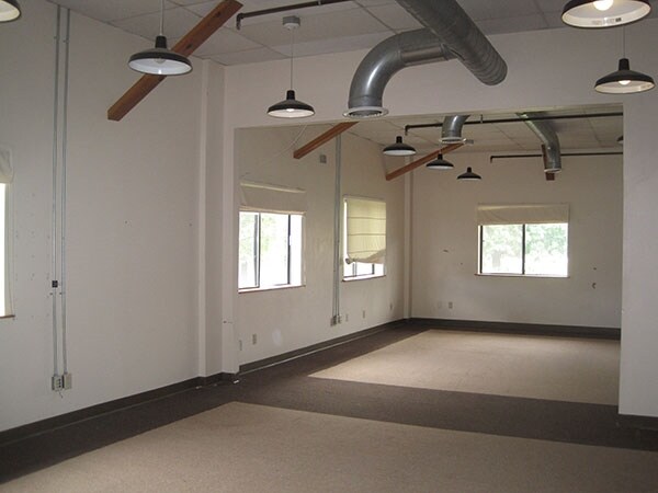 More Photos Of 223 Avenue D, Williston Warehouse For Lease