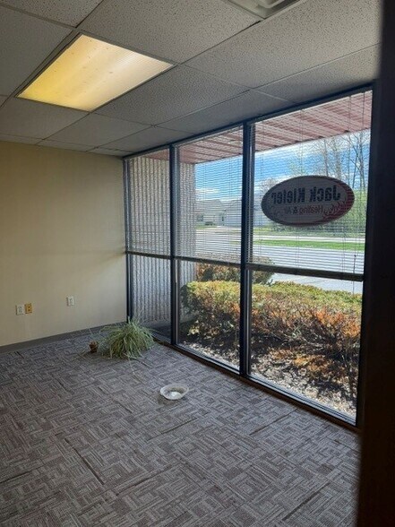 More Photos Of 2418 Industrial Dr, Neenah Light Distribution For Lease