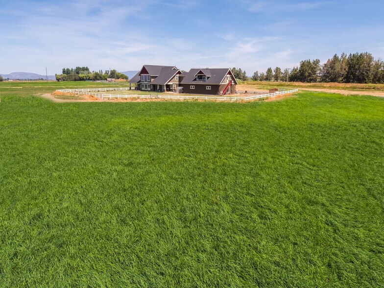 More Photos Of 11705 SW Shumway Rd, Powell Butte Specialty For Sale