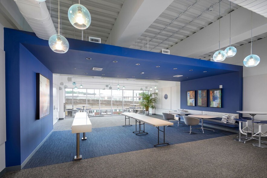 More Photos Of 200 E Broad St, Greenville Office For Lease