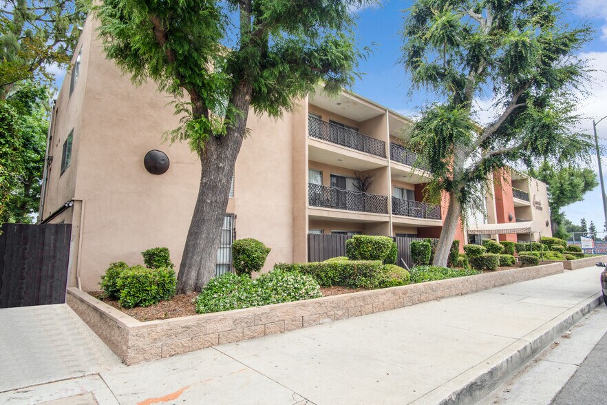 More Photos Of 10200 De Soto Ave, Chatsworth Apartments For Sale