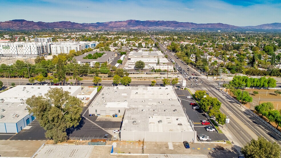 More Photos Of 6445 De Soto Ave, Woodland Hills Storefront For Lease