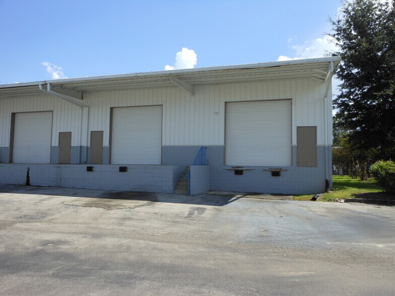 More Photos Of 572-2 Appleyard Dr, Tallahassee Warehouse For Lease