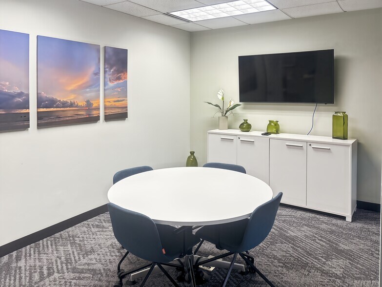 More Photos Of 555 Broadhollow Rd, Melville Coworking Space