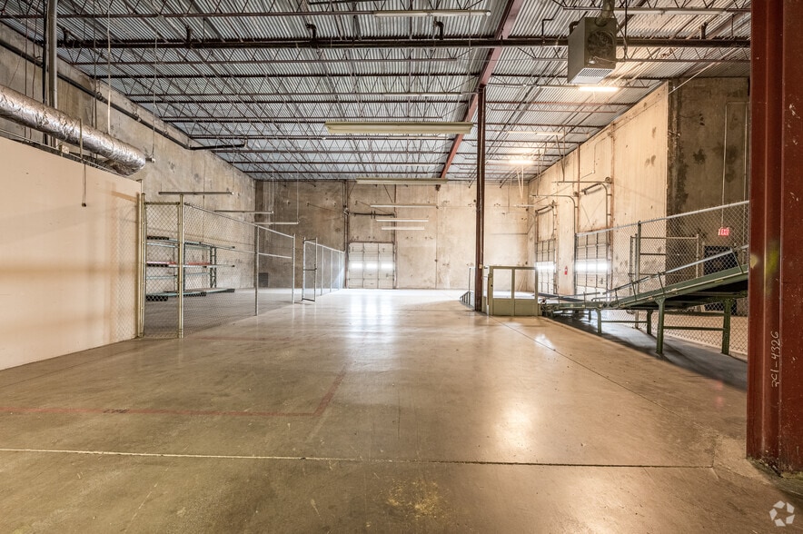More Photos Of 4505 LBJ Fwy, Farmers Branch Freestanding For Lease