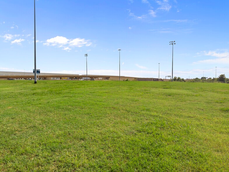 More Photos Of 4805 NE Loop 820, Fort Worth Land For Sale