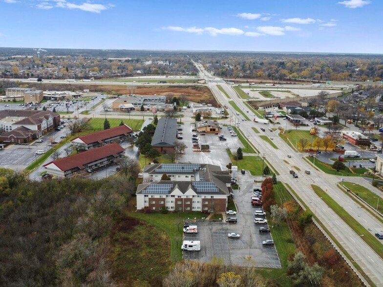 More Photos Of 1001 W College, Oak Creek Hotel For Sale