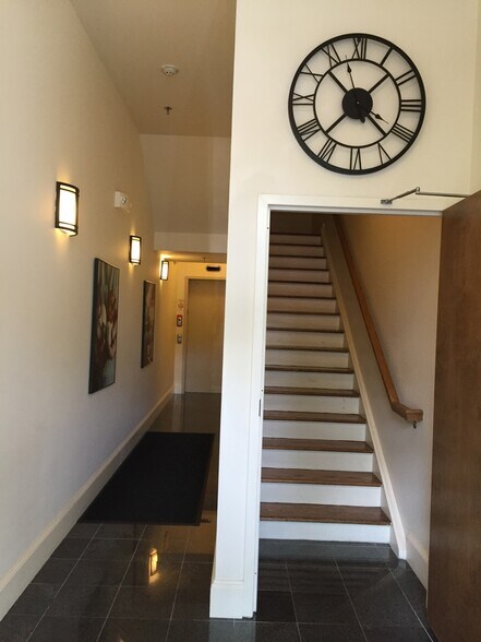 More Photos Of 25 Union Pl, Summit Office For Lease