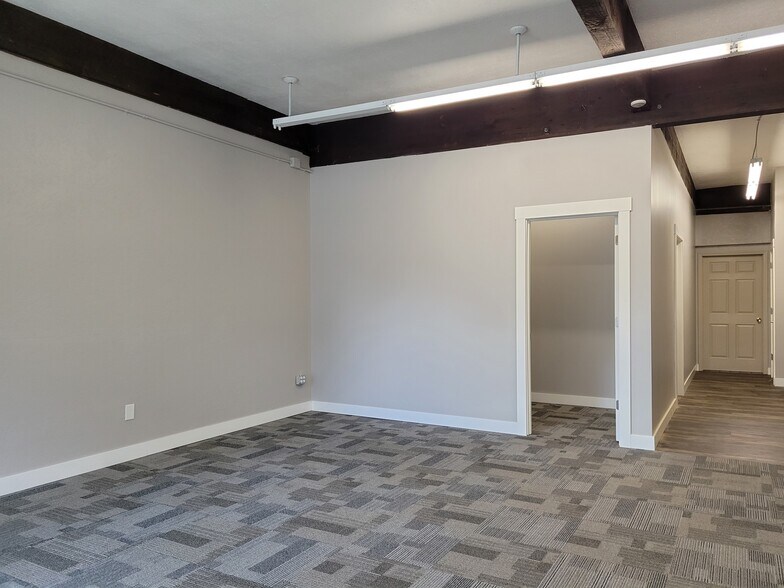 More Photos Of 21505 SE Renton Maple Valley Rd, Maple Valley Storefront Retail Office For Sale