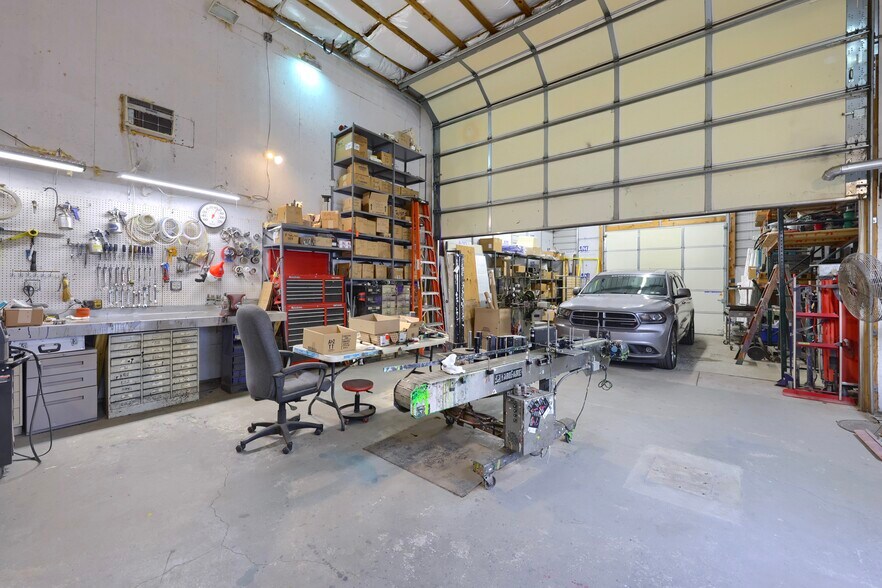 More Photos Of 205 Bucky Dr, Lititz Manufacturing For Sale