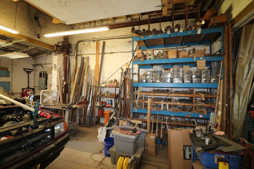 More Photos Of 703 Van Rossum Ave, Beverly Industrial For Sale