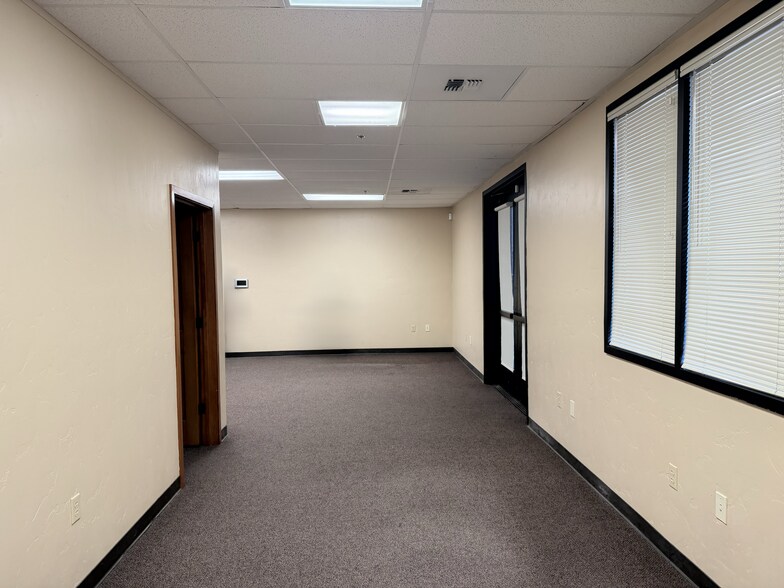 More Photos Of 1414 E F St, Oakdale Office For Sale