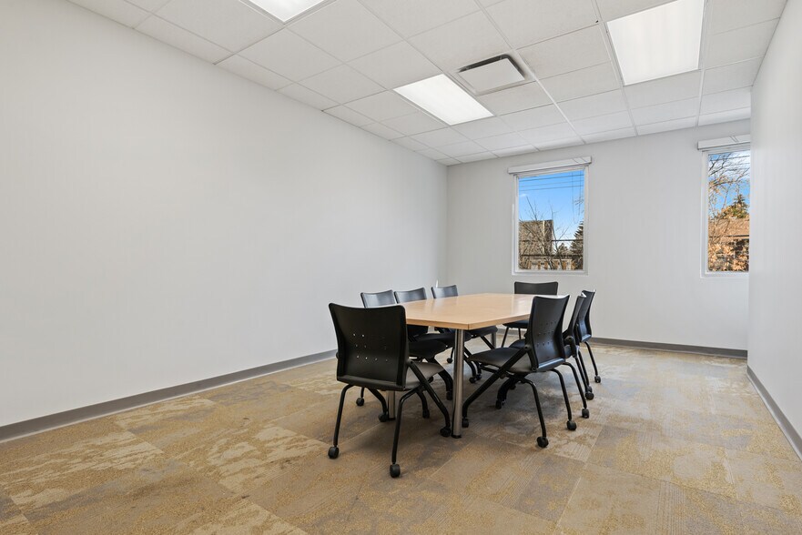 More Photos Of 10235 124th St, Edmonton Medical For Lease