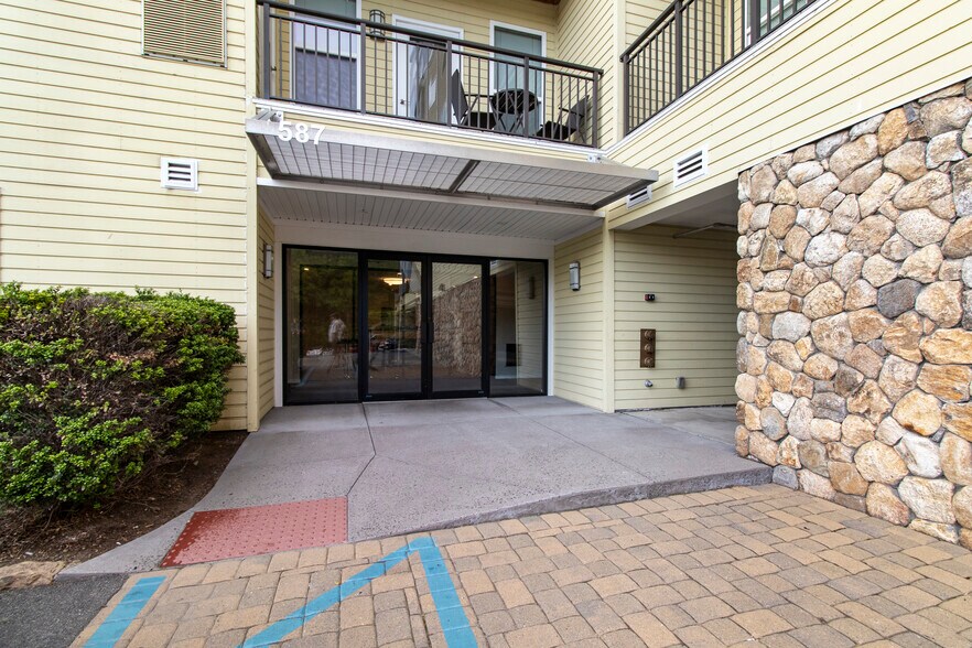 More Photos Of 587 Connecticut Ave, Norwalk Apartments For Sale