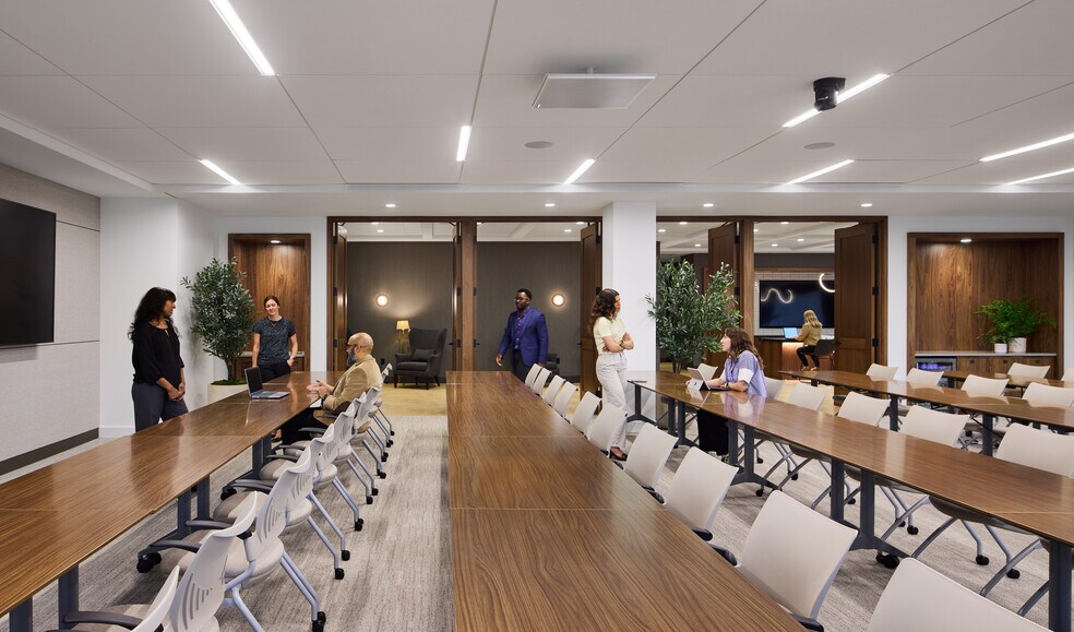 More Photos Of 1 Meridian Crossings, Richfield Unknown For Lease