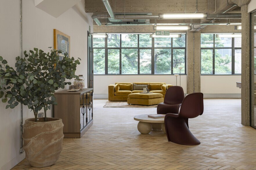 More Photos Of 15-27 Gee St, London Office Residential For Lease
