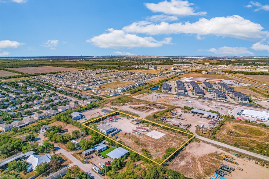 More Photos Of 12725 HWY 290 E, Manor Warehouse For Lease