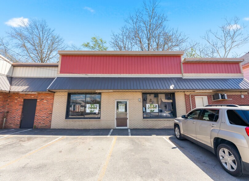 More Photos Of 365-371 S Mount Vernon Ave, Uniontown Freestanding For Sale