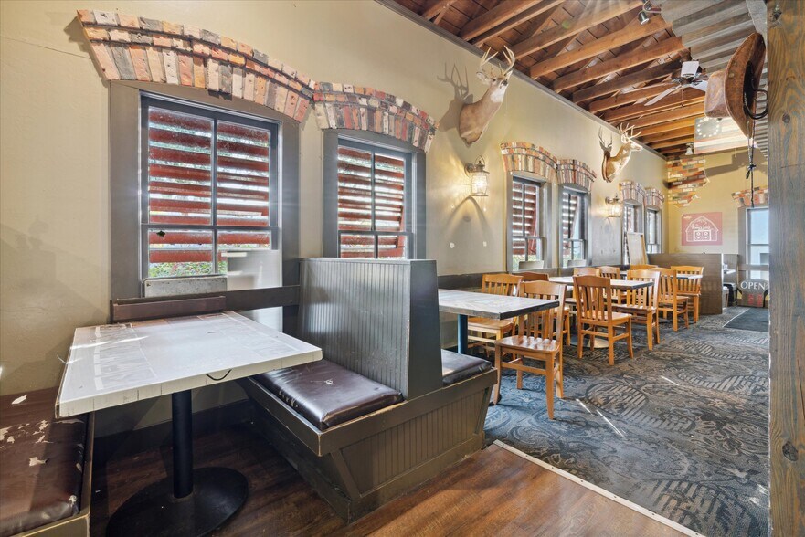 More Photos Of 115 NW 1st St, Trenton Restaurant For Sale