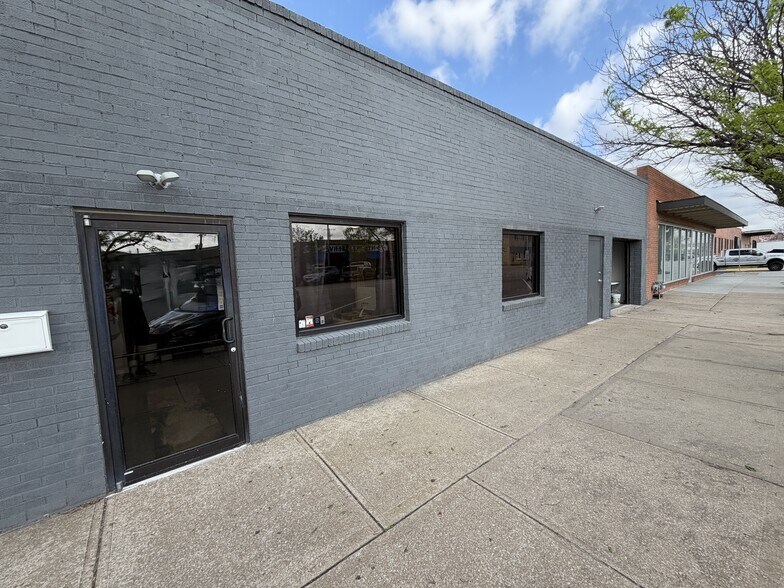 Primary Photo Of 1240 Swift Ave, North Kansas City Service For Sale