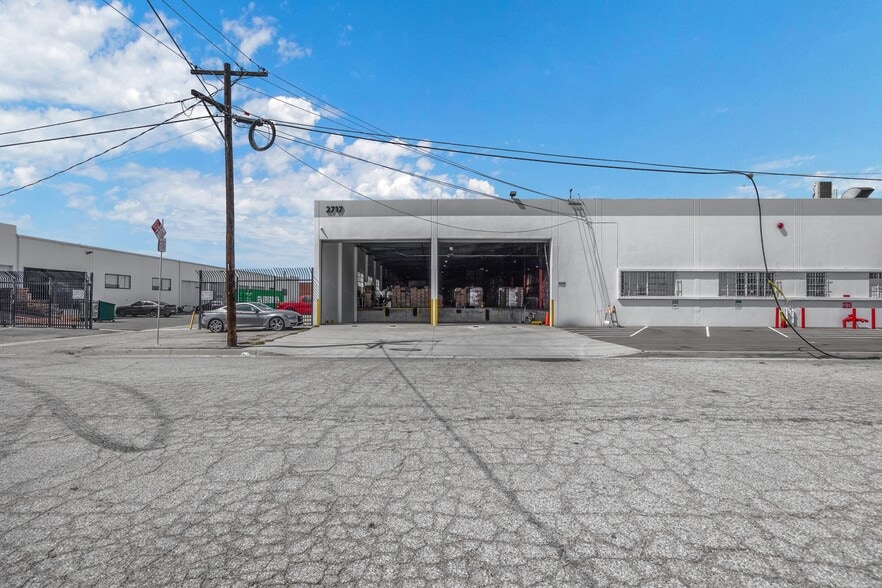 More Photos Of 2717 Tanager Ave, Los Angeles Warehouse For Sale