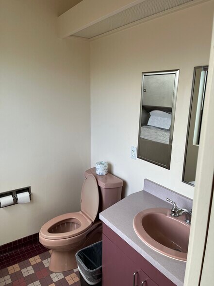More Photos Of 134 Puuhonu Way, Hilo Medical For Lease
