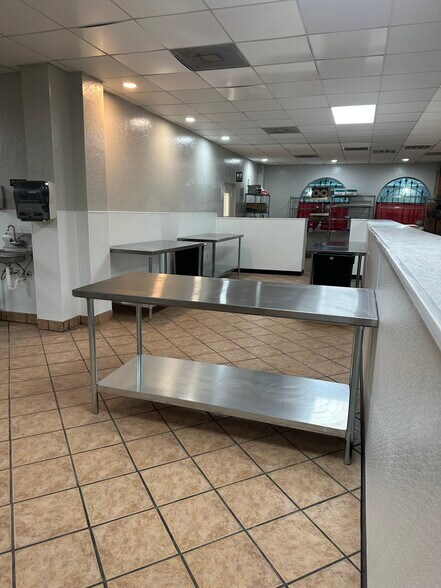 More Photos Of 7820 Fulton St, Houston Restaurant For Sale