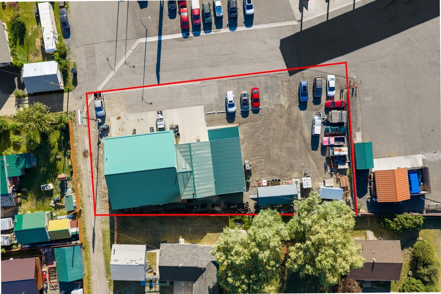 More Photos Of 402 N Pyfer St, Whitehall Office For Sale