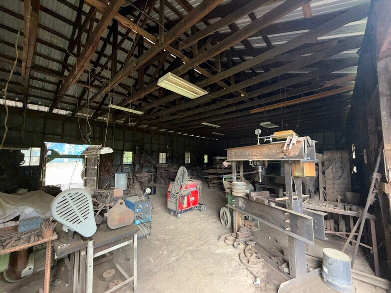 More Photos Of 245 E Washington St, Abbeville Industrial For Sale