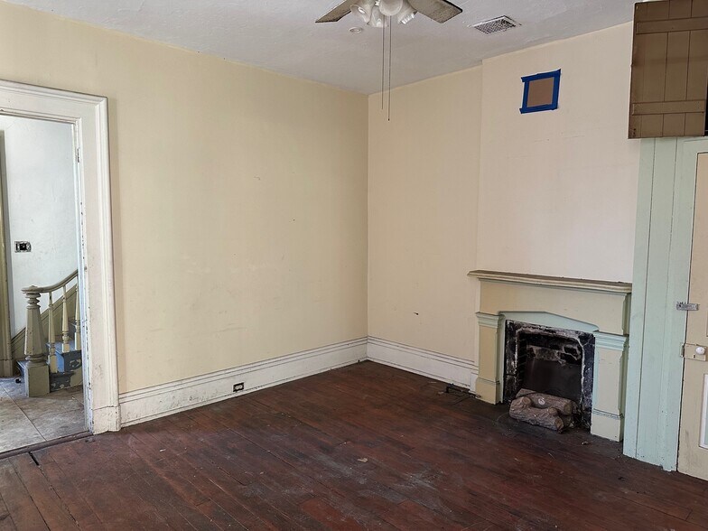 More Photos Of 2141 Central Ave, Cincinnati Storefront Retail Residential For Sale